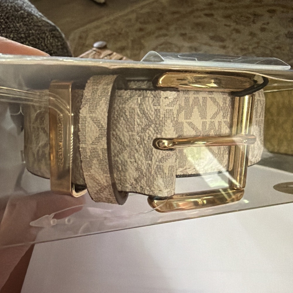 NWB Michael Kors Womens Belt Gold Buckle White Vanilla Color Sz S/M - Picture 7 of 7